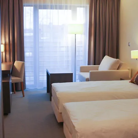 Kosma Hotel 4*